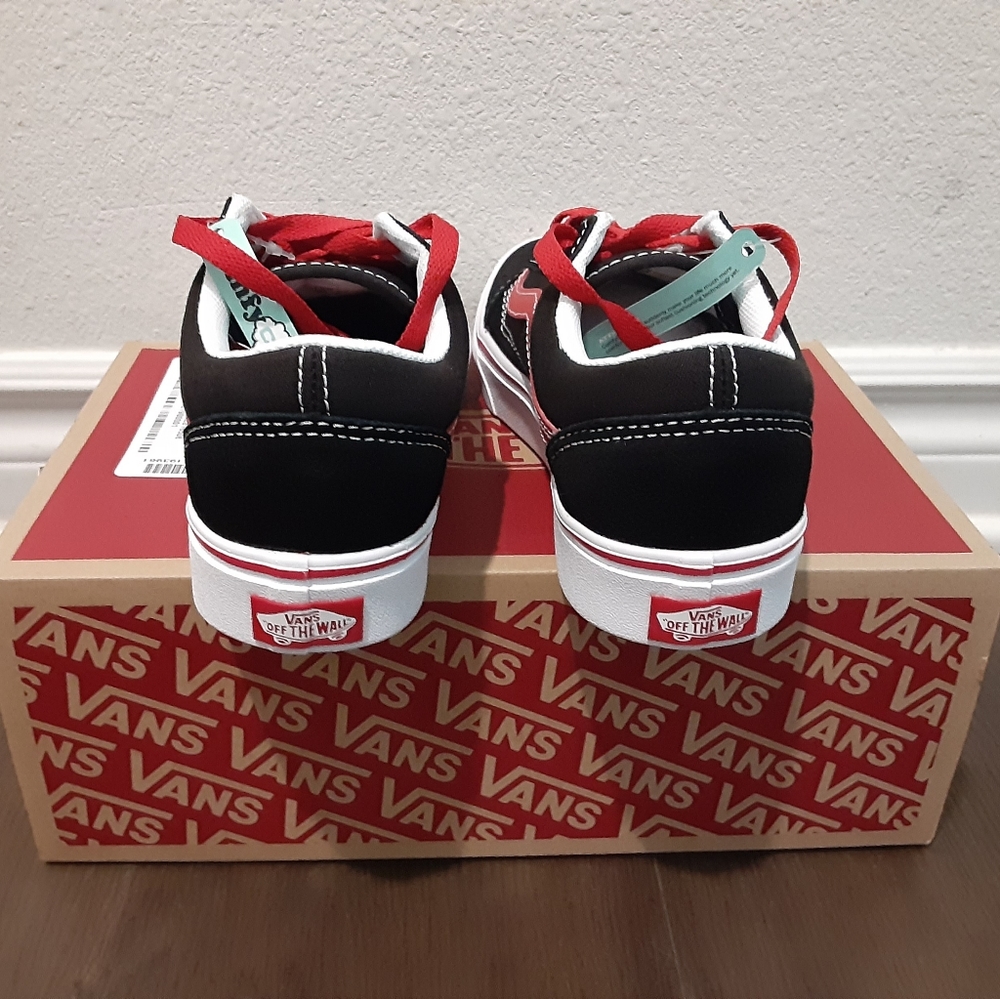 Vans - Picture 3 of 4